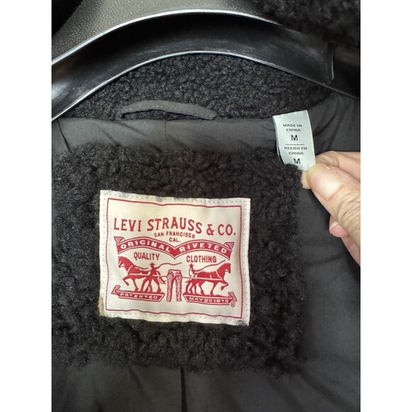 Levi's women's Long Length Patchwork Quilted Teddy Coat Black Size MEDIUM - Picture 6 of 9